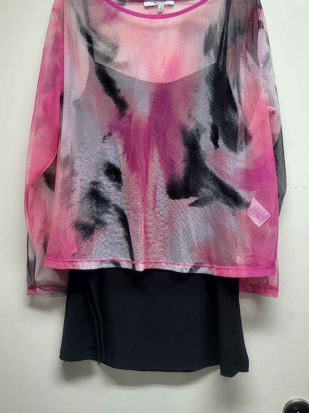 Sympli@ Pink Print Mesh top size 18 + Black Tank Top Size 14